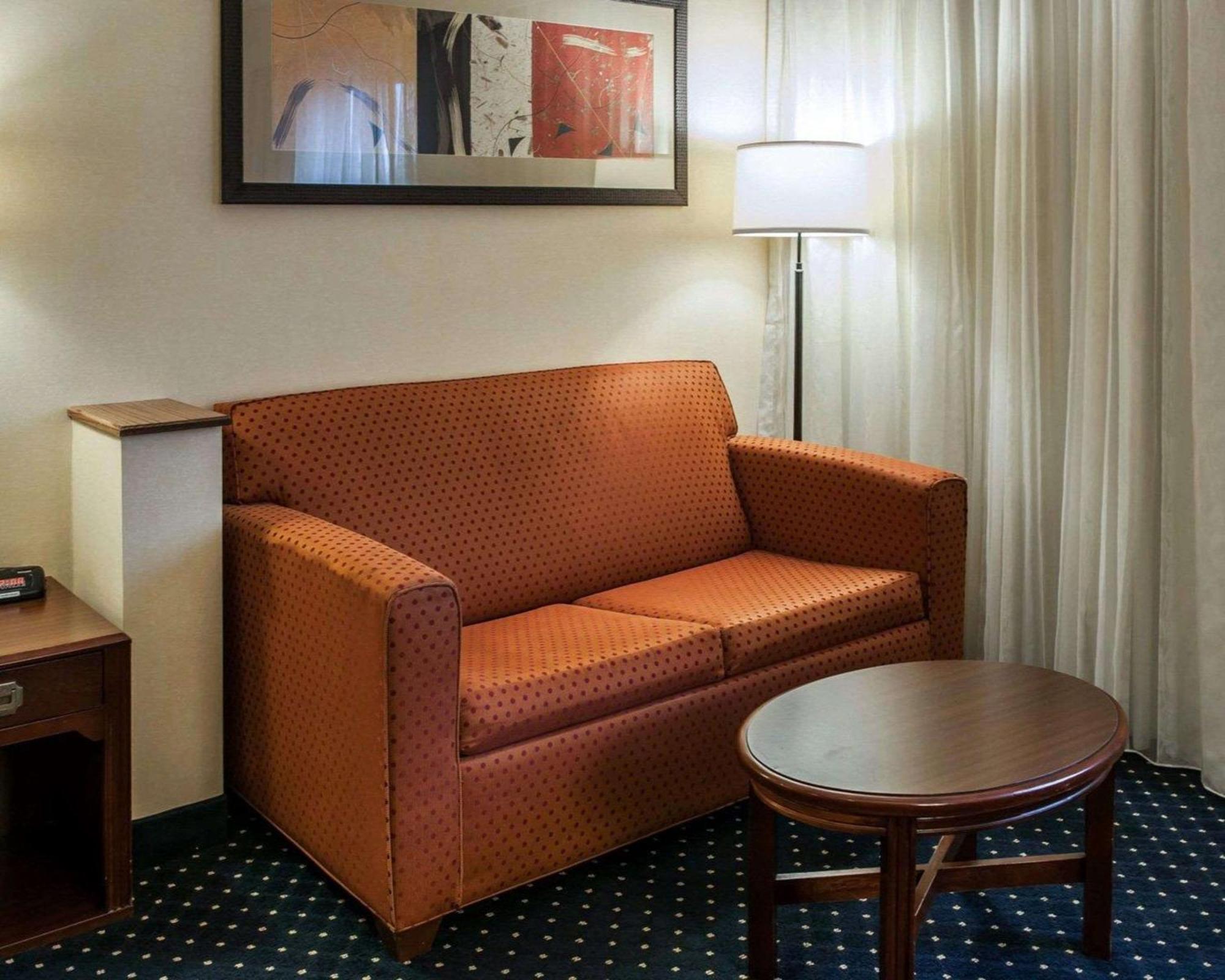 Quality Inn & Suites Goshen Exteriör bild