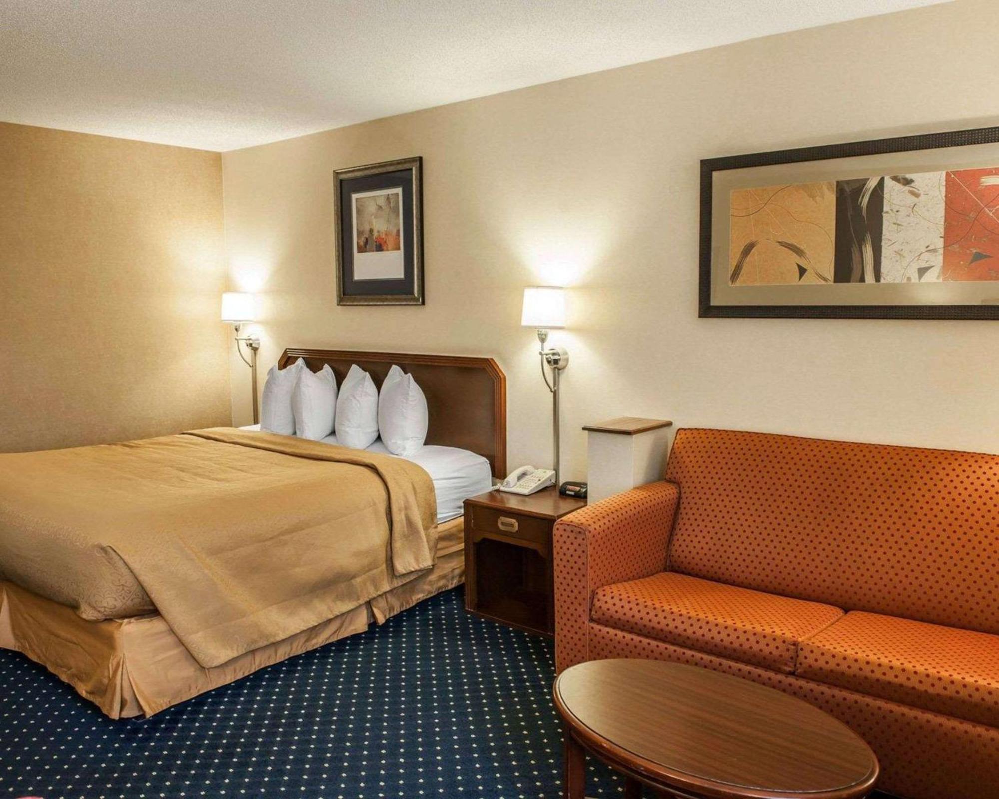 Quality Inn & Suites Goshen Exteriör bild