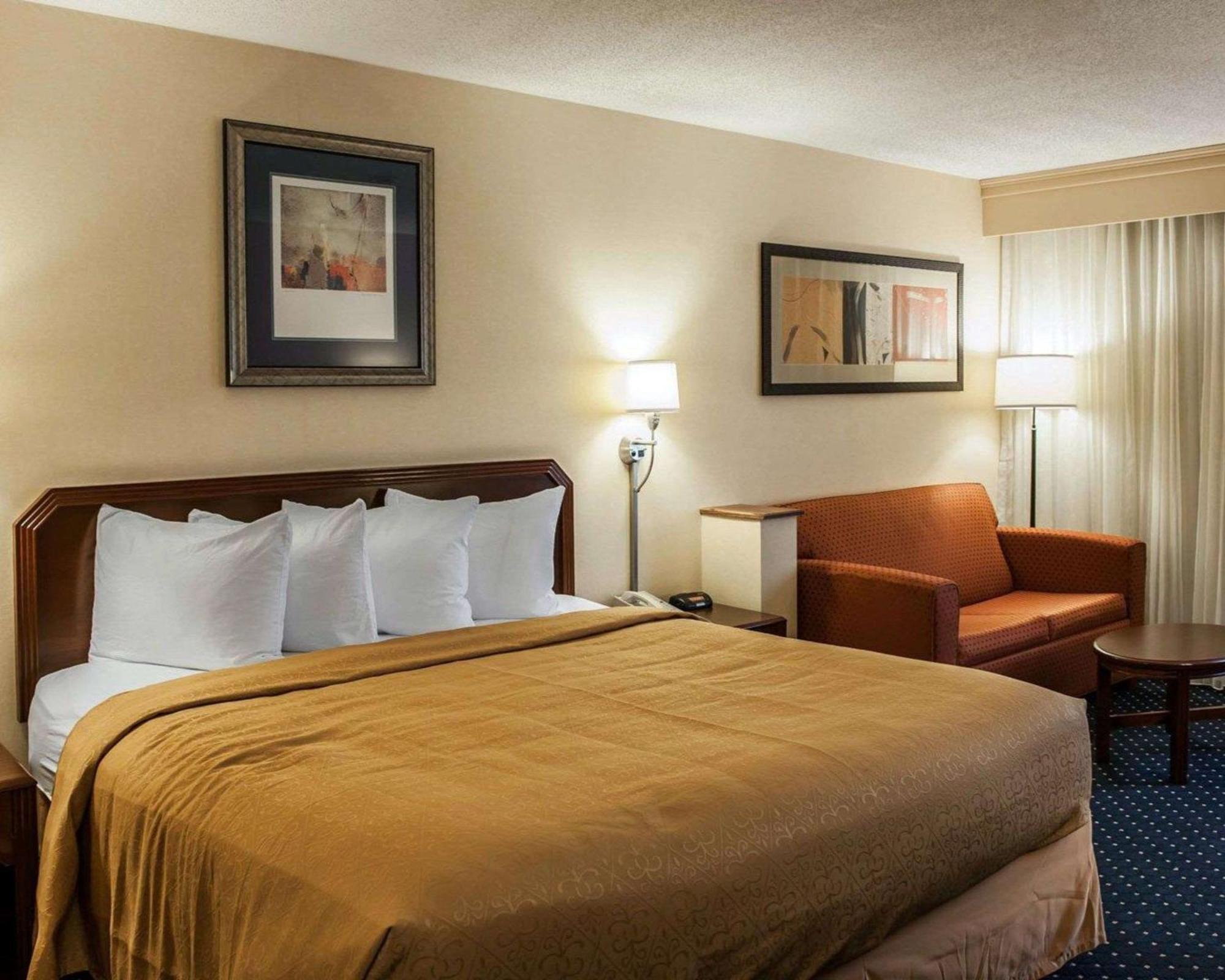 Quality Inn & Suites Goshen Exteriör bild