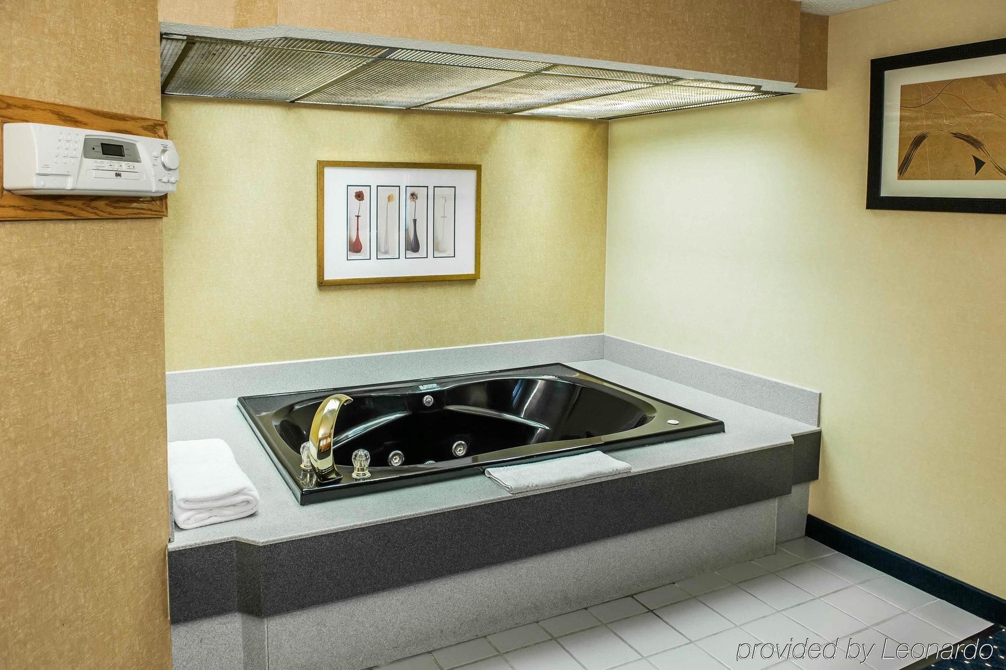 Quality Inn & Suites Goshen Exteriör bild